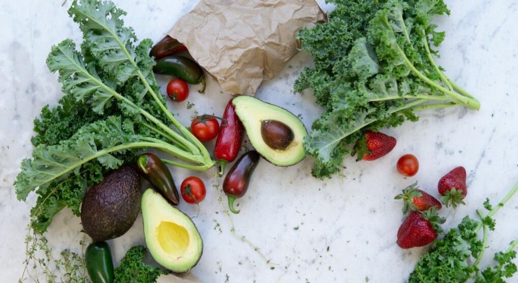 пресни зеленчуци за гарнитура с кето диетата
